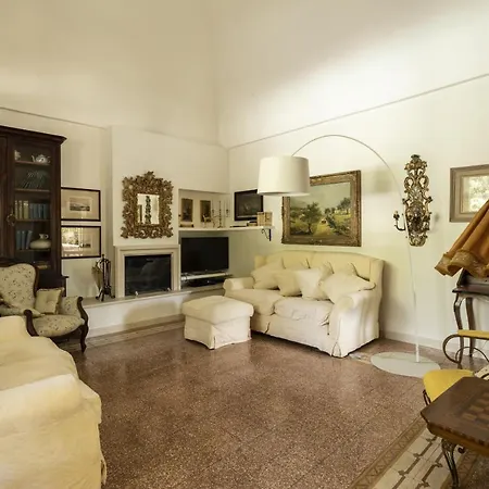 Manfredi Con Piscina Villa